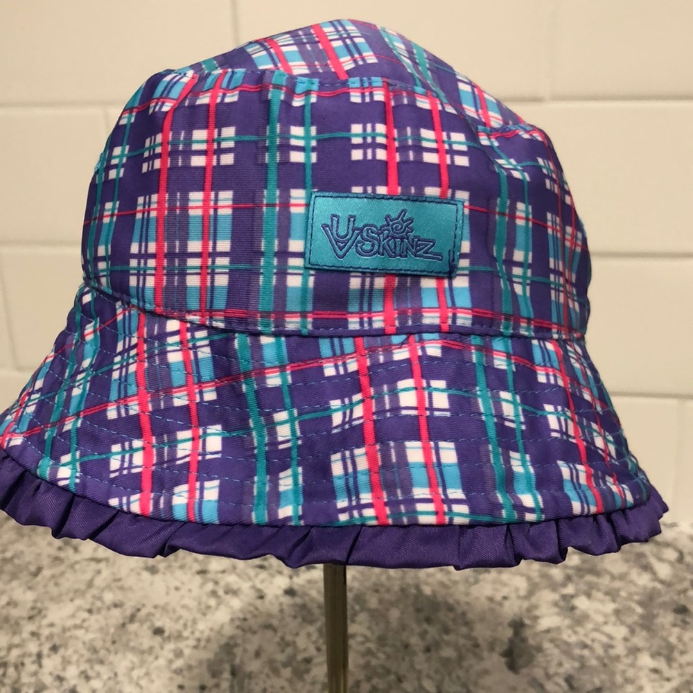 NWOT REVERSIBLE UV SKINZ GIRLS HAT - Picture 1 of 4
